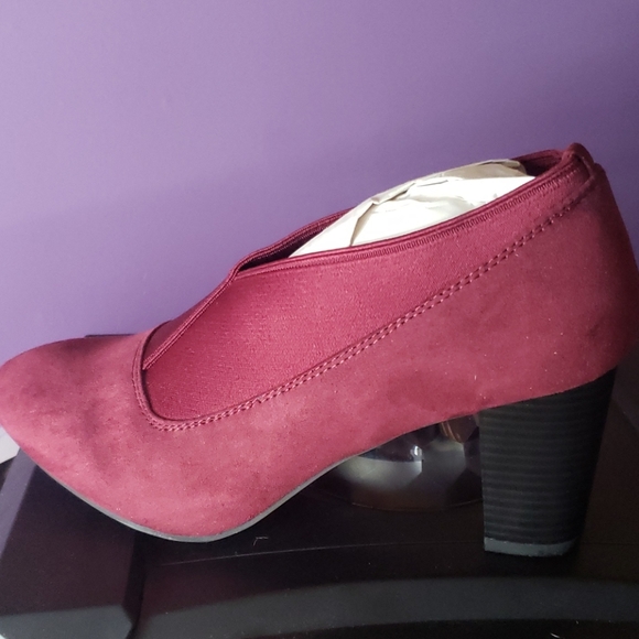 Shoes - Picture 3 of 3